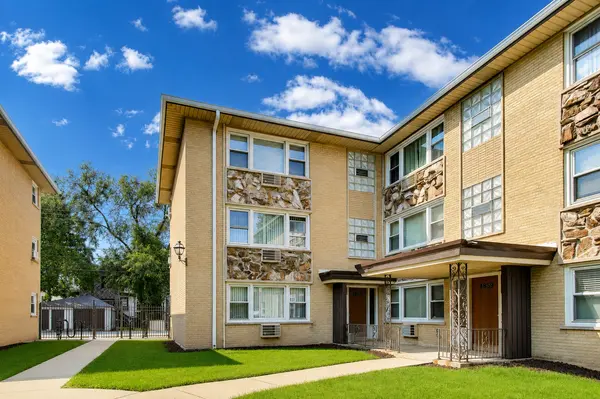 4857 W Byron ST #103W, Chicago, IL 60641