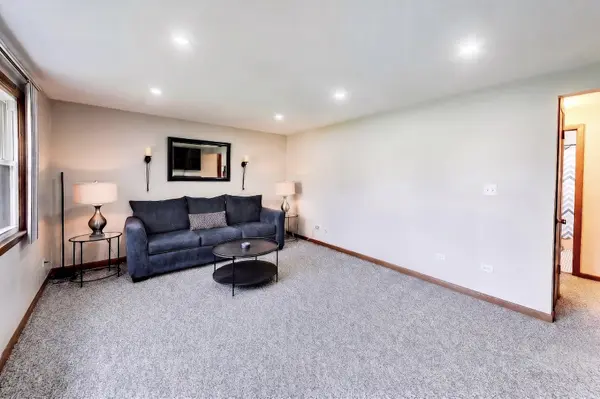 4857 W Byron ST #103W, Chicago, IL 60641