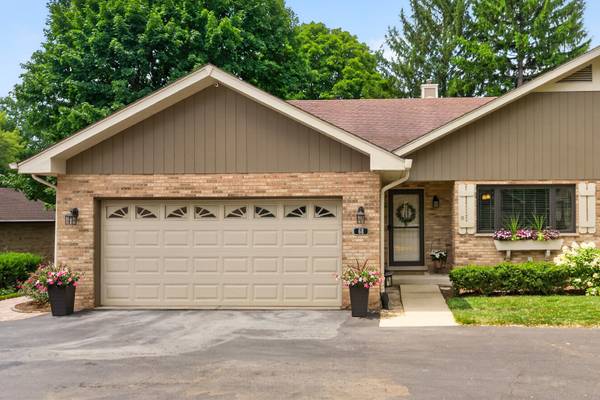 68 Chelsea ST, Bloomingdale, IL 60108