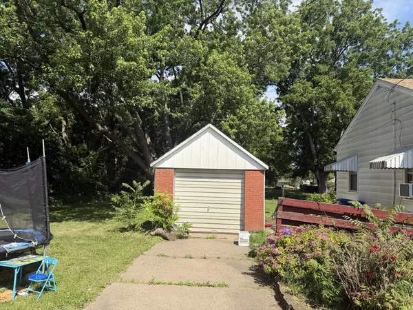 2172 Frisco DR, Davenport, IA 52804