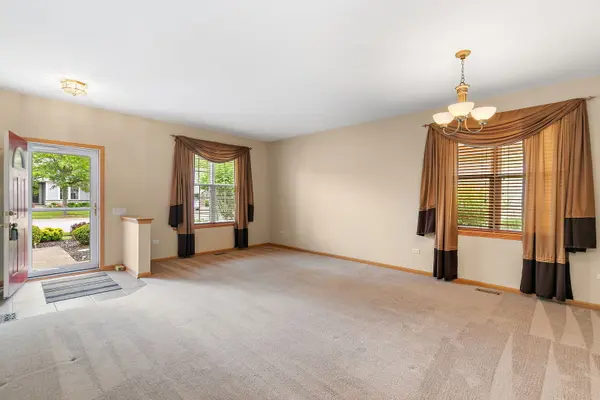 11507 Stonewater XING, Huntley, IL 60142