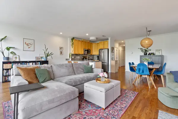 934 W Cuyler AVE #3D, Chicago, IL 60613