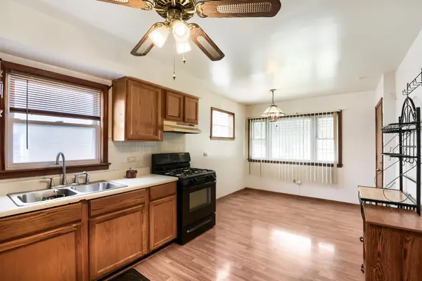 13909 S School ST, Riverdale, IL 60827