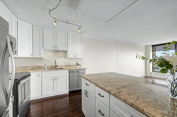5445 N Sheridan RD #2506, Chicago, IL 60640