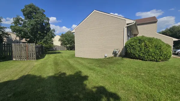 122 Canton LN, Streamwood, IL 60107