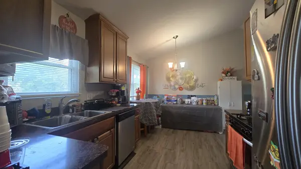 122 Canton LN, Streamwood, IL 60107