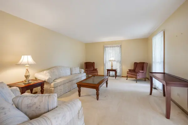 1150 Anne CT, Sleepy Hollow, IL 60118