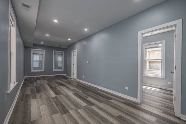 320 S Whipple ST, Chicago, IL 60612