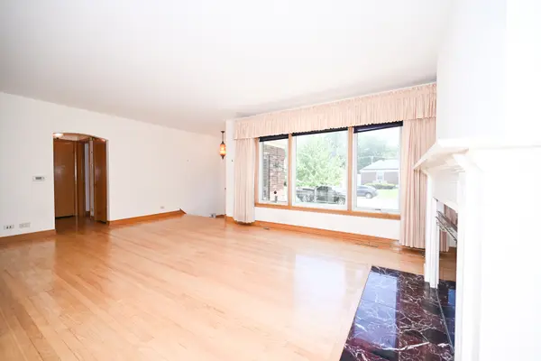 2250 Belleview AVE, Westchester, IL 60154