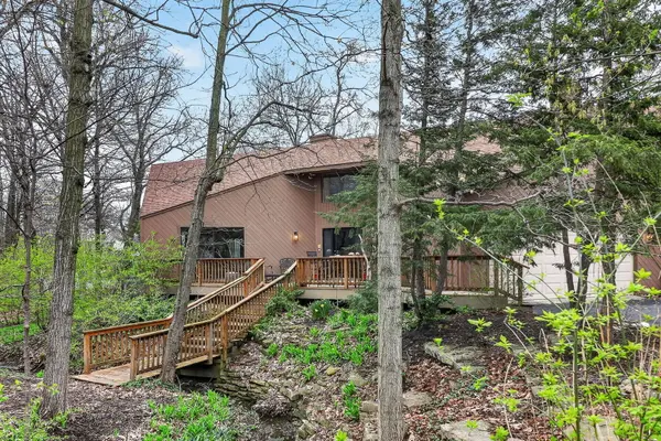 5337 Brookbank RD, Downers Grove, IL 60515