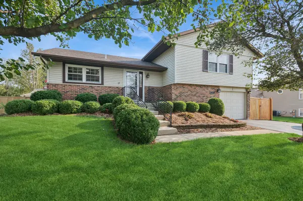 8227 W Orchard DR, Frankfort, IL 60423