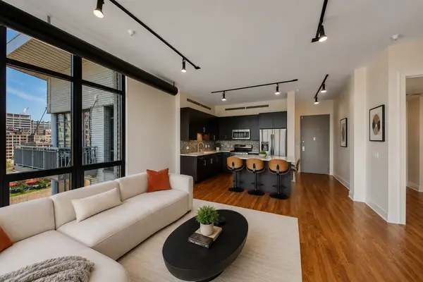 770 W Gladys AVE #804, Chicago, IL 60661