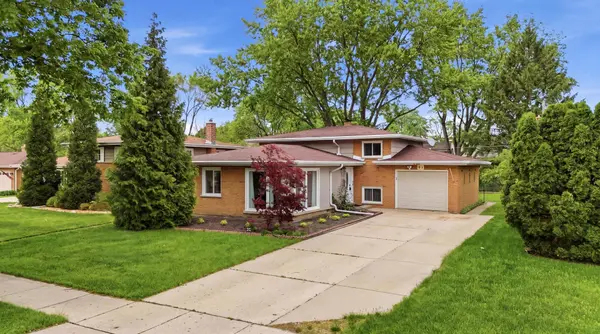 5 S Waterman AVE, Arlington Heights, IL 60004