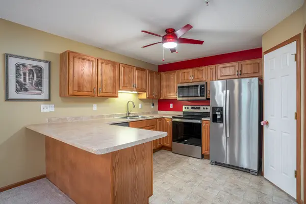 3209 S 16th AVE #104, Eldridge, IA 52748