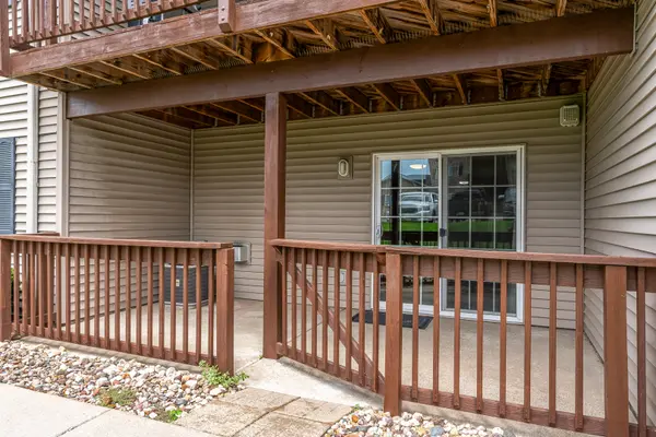 3209 S 16th AVE #104, Eldridge, IA 52748