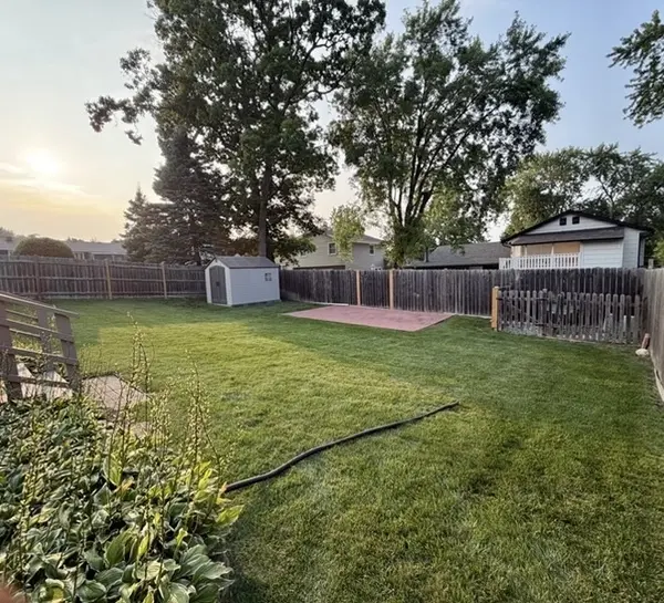 2724 Hyde Park AVE, Waukegan, IL 60085