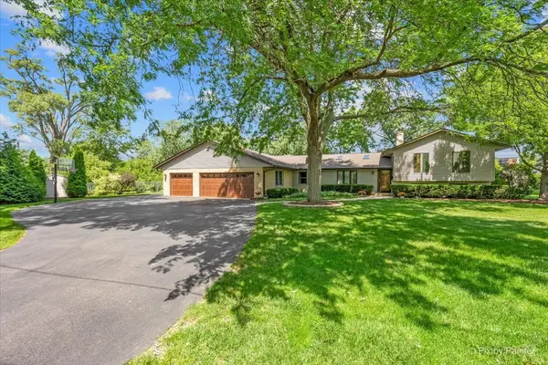 152 Jacquelyn DR, Bensenville, IL 60106