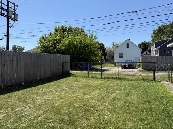 213 155th PL, Calumet City, IL 60409