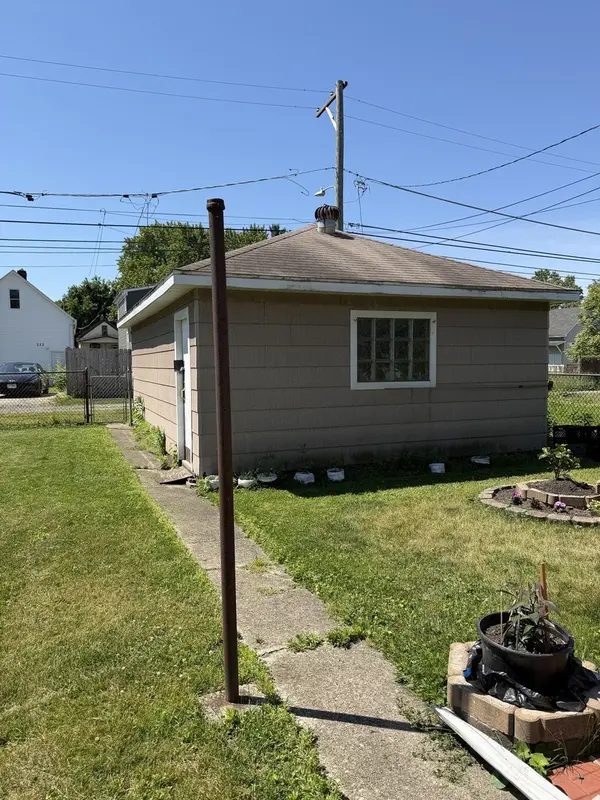 213 155th PL, Calumet City, IL 60409