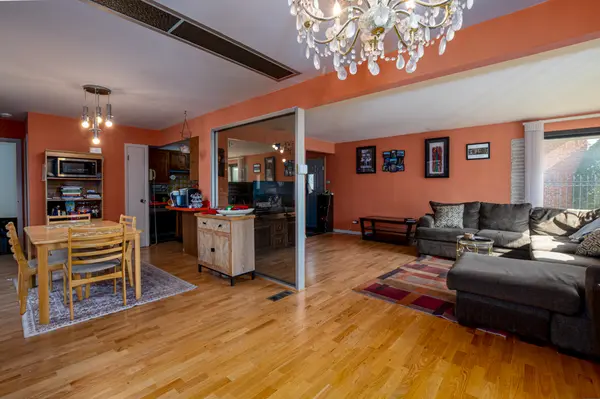 9334 S Cregier AVE, Chicago, IL 60617