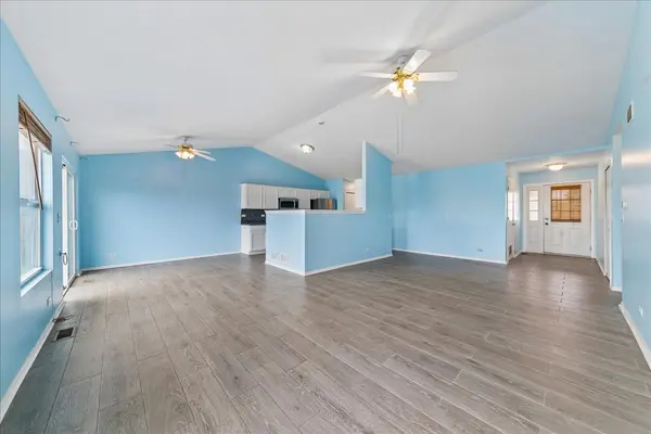 10562 CASSELBERRY NORTH DR, Huntley, IL 60142