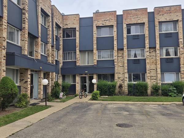 8655 1/2 W Foster AVE #3B, Chicago, IL 60656
