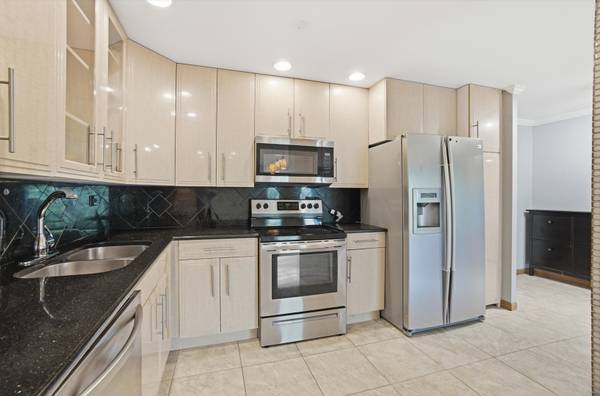 1275 E Baldwin LN #504, Palatine, IL 60074