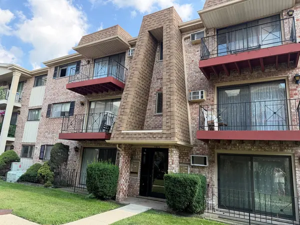 5303 N Delphia AVE #304, Chicago, IL 60656