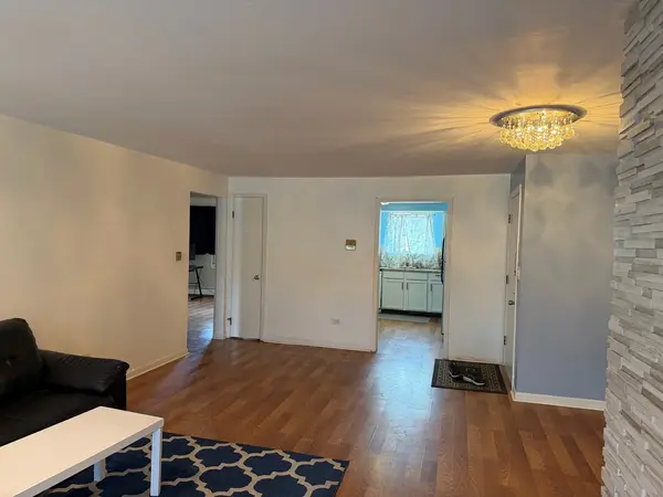 5303 N Delphia AVE #304, Chicago, IL 60656