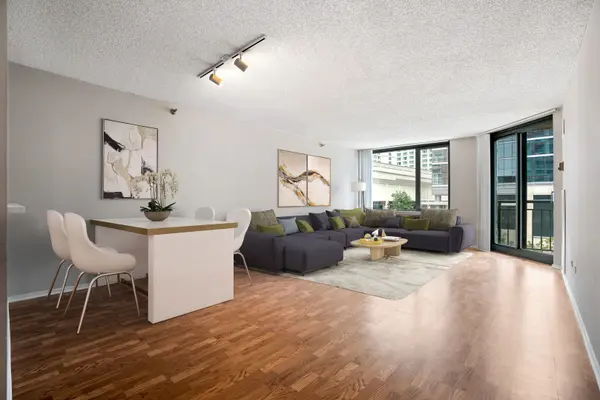 440 N McClurg CT #520, Chicago, IL 60611