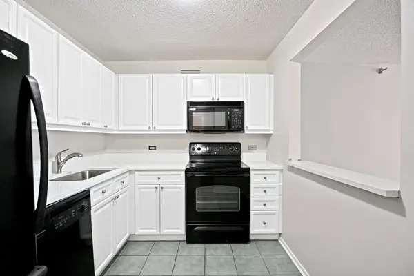 440 N McClurg CT #520, Chicago, IL 60611