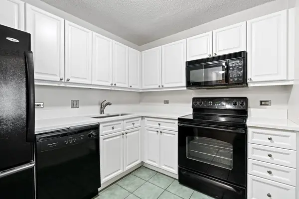 440 N McClurg CT #520, Chicago, IL 60611