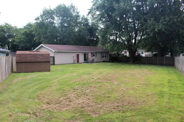 11 Bradley CT, Clinton, IL 61727