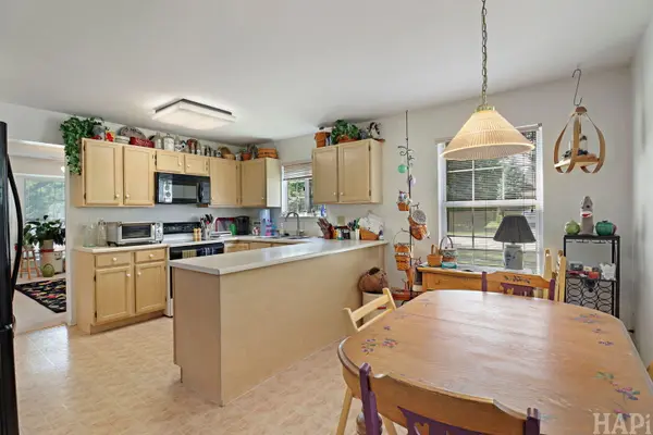 6190 Brookstone PL, Gurnee, IL 60031