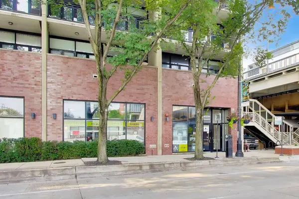 1805 W Irving Park RD, Chicago, IL 60613