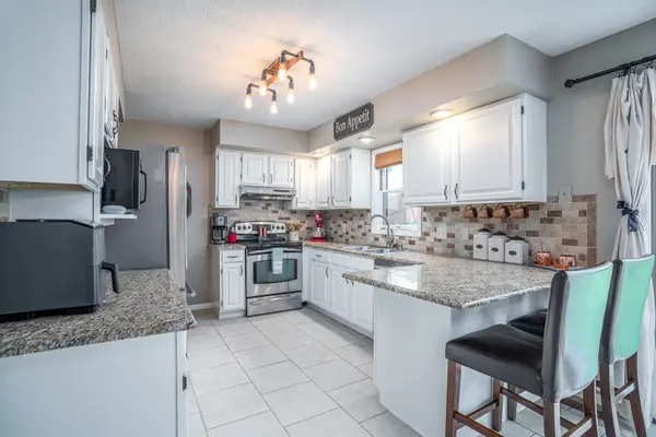 4100 Aspen Hills DR, Bettendorf, IA 52722