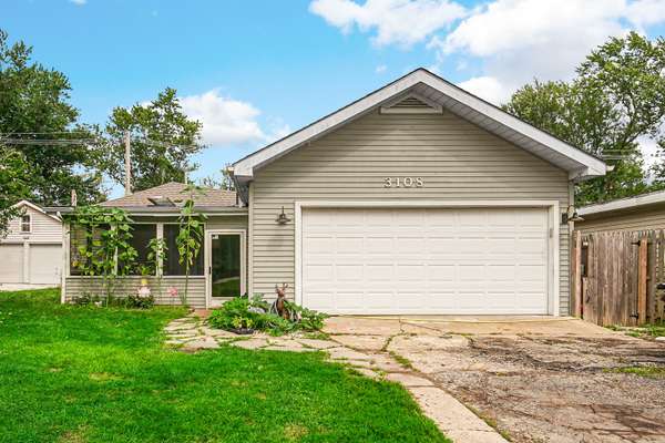 3108 S Woods AVE, Mchenry, IL 60051