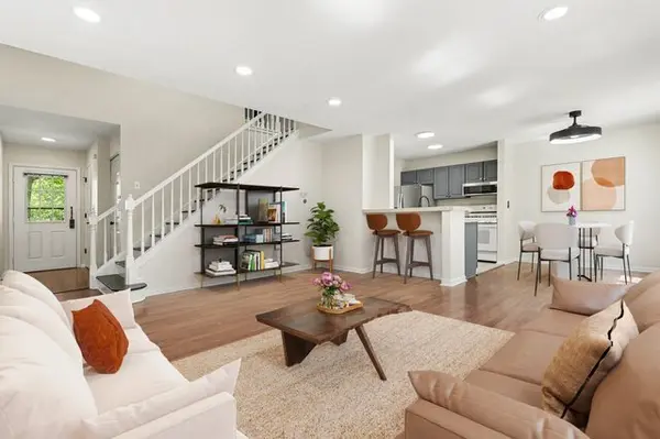 360 Golfview CT #360, Bloomingdale, IL 60108