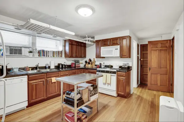 109 S Maple AVE #GARDEN, Oak Park, IL 60302