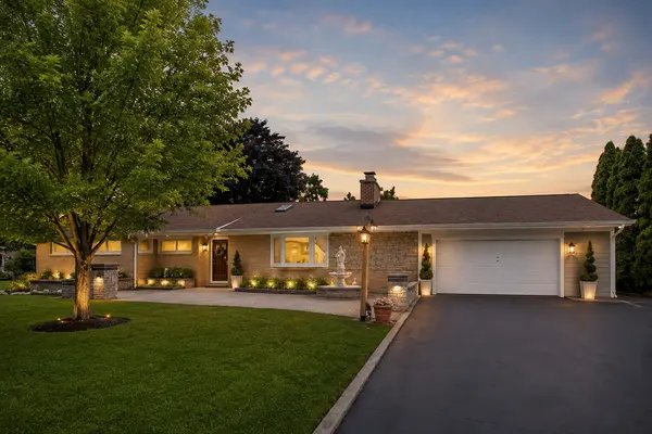 2940 Valley View RD, Gurnee, IL 60031