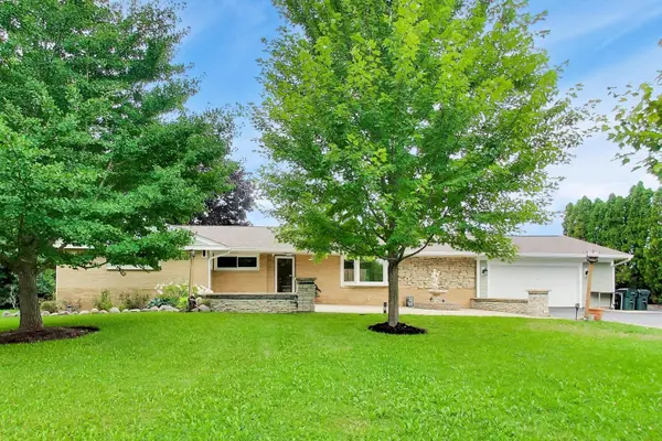 2940 Valley View RD, Gurnee, IL 60031