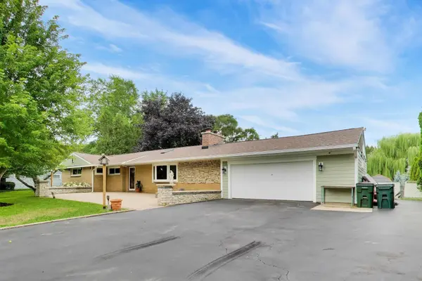 2940 Valley View RD, Gurnee, IL 60031