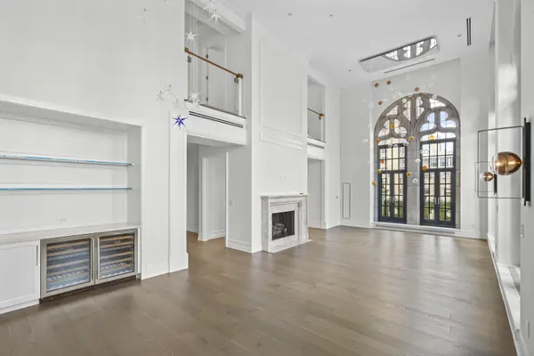 435 N Michigan AVE #2004, Chicago, IL 60611