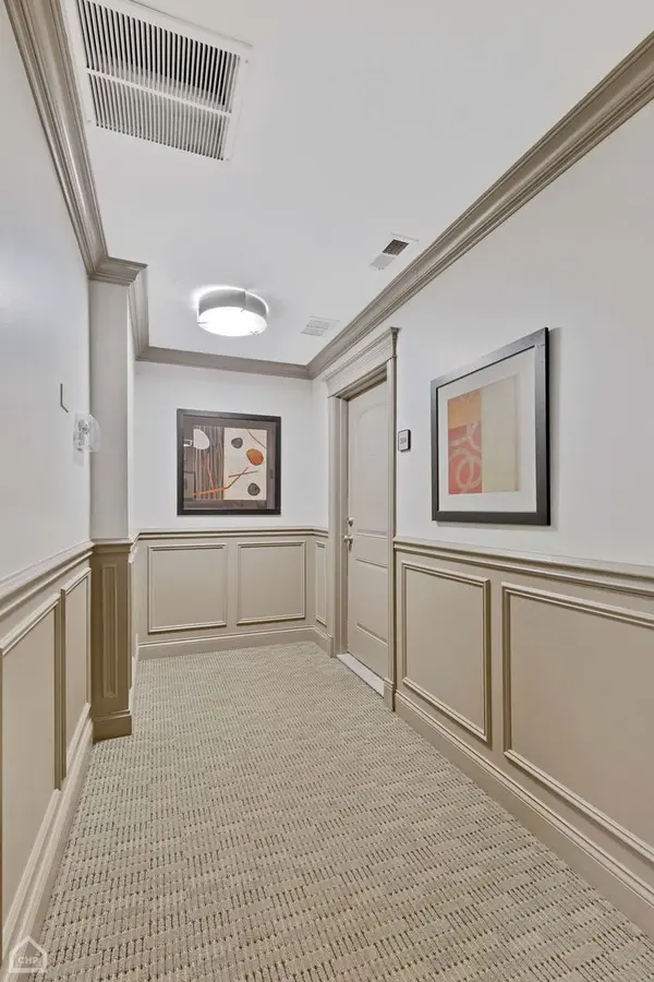 4705 S Champlain AVE #202, Chicago, IL 60615
