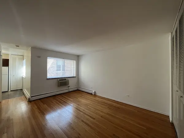 736 W Buena AVE #401, Chicago, IL 60613
