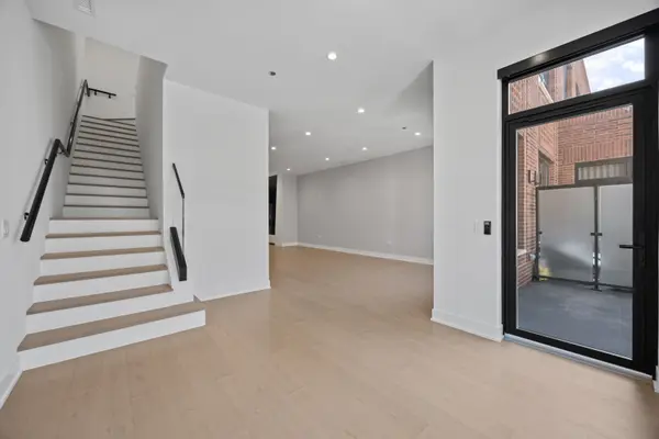 305 S Racine AVE #PHD, Chicago, IL 60607