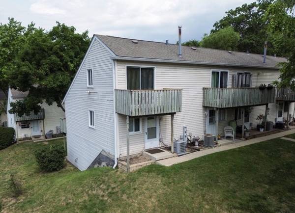 89 Maude AVE, Fox Lake, IL 60020