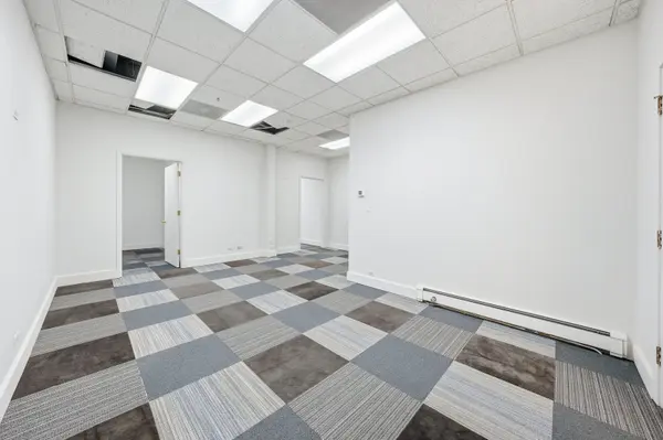 901 Burlington AVE #209, Western Springs, IL 60558