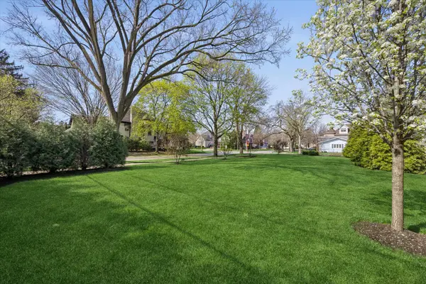 531 Ravine RD, Hinsdale, IL 60521