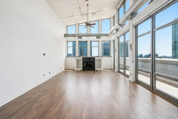 740 W Fulton ST #1402, Chicago, IL 60661
